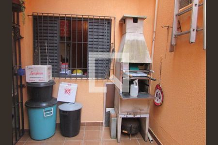 Casa à venda com 181m², 3 quartos e 2 vagasCorredor área externa