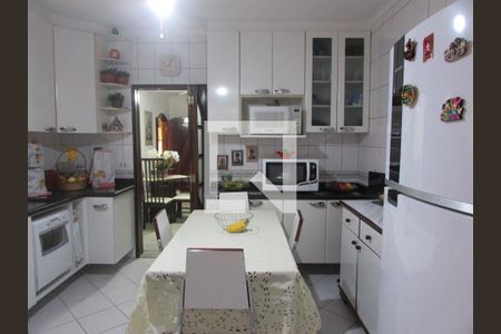 Casa à venda com 181m², 3 quartos e 2 vagasCozinha
