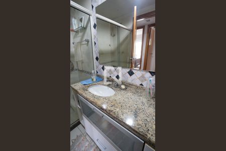 Apartamento à venda com 167m², 3 quartos e 2 vagas Apartamento à venda com 167m², 3 quartos e 2 vagasBanheiro 2