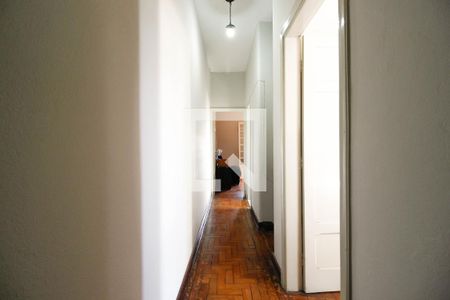 Casa à venda com 180m², 4 quartos e 1 vaga Casa à venda com 180m², 4 quartos e 1 vagaCorredor