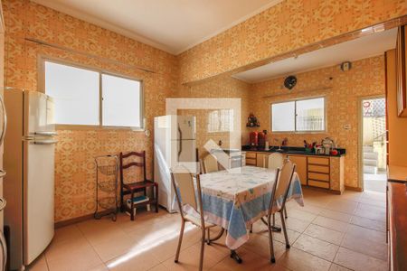Casa à venda com 180m², 4 quartos e 1 vaga Casa à venda com 180m², 4 quartos e 1 vagaCozinha