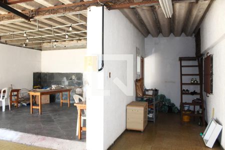 Casa à venda com 150m², 3 quartos e 4 vagasQuintal