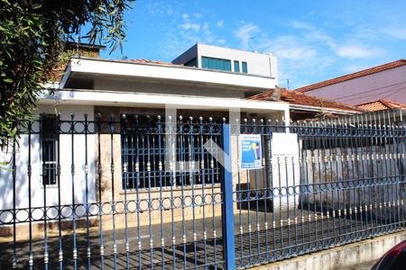 Casa à venda com 150m², 3 quartos e 4 vagasFachada