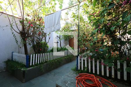 Casa à venda com 266m², 3 quartos e 4 vagasQuintal - Jardim