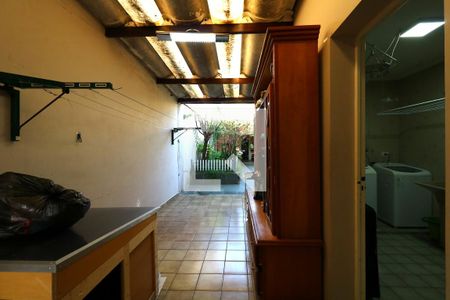 Casa à venda com 266m², 3 quartos e 4 vagasQuintal