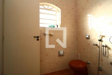 Casa à venda com 266m², 3 quartos e 4 vagasBanheiro da Suíte 2