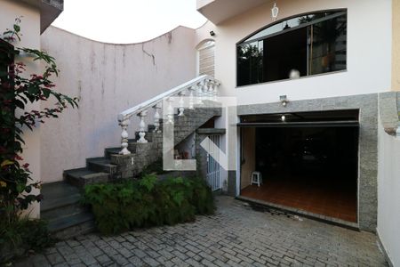 Casa à venda com 266m², 3 quartos e 4 vagasFrente