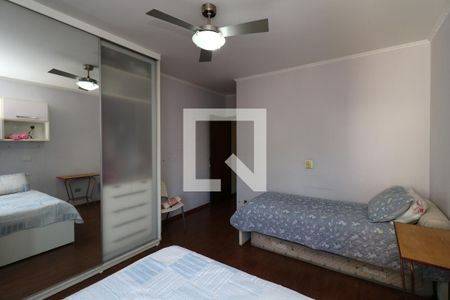 Casa à venda com 266m², 3 quartos e 4 vagasSuíte 2