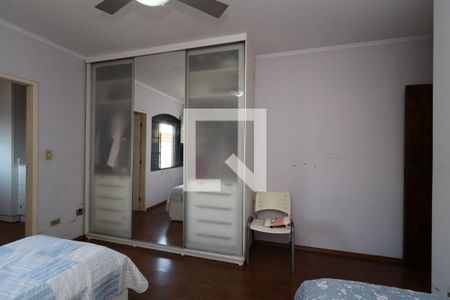 Casa à venda com 266m², 3 quartos e 4 vagasSuíte 2