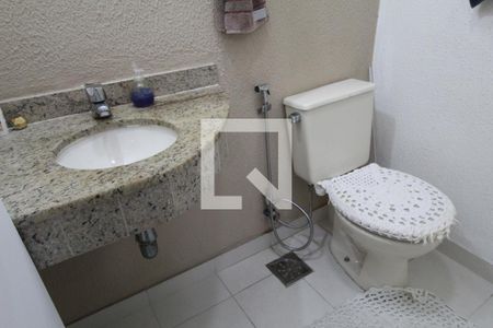 Casa de condomínio à venda com 100m², 3 quartos e 2 vagasLavabo