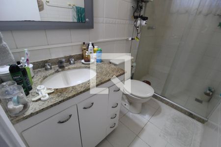 Casa de condomínio à venda com 100m², 3 quartos e 2 vagasBanheiro da suíte