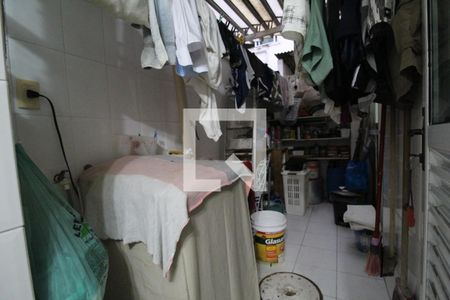 Casa de condomínio à venda com 100m², 3 quartos e 2 vagasÁrea de serviço