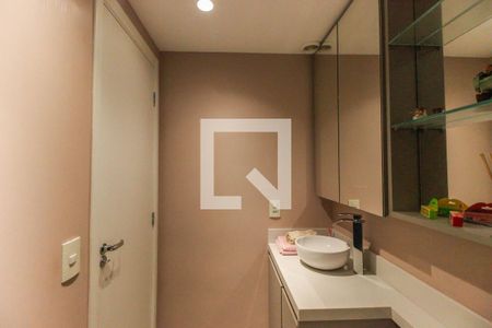 Apartamento à venda com 81m², 3 quartos e 2 vagas Apartamento à venda com 81m², 3 quartos e 2 vagasBanheiro Social