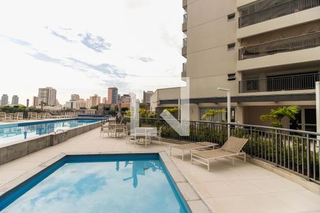 Apartamento à venda com 81m², 3 quartos e 2 vagas Apartamento à venda com 81m², 3 quartos e 2 vagasÁrea comum - Piscina