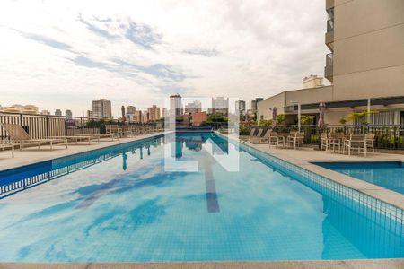 Apartamento à venda com 81m², 3 quartos e 2 vagas Apartamento à venda com 81m², 3 quartos e 2 vagasÁrea comum - Piscina