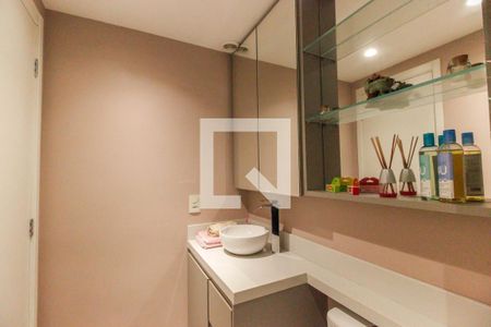 Apartamento à venda com 81m², 3 quartos e 2 vagas Apartamento à venda com 81m², 3 quartos e 2 vagasBanheiro Social