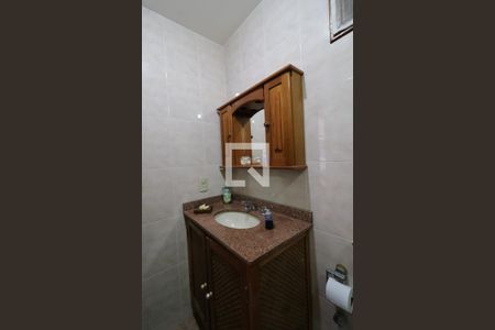 Casa à venda com 157m², 3 quartos e 2 vagasBanheiro Social