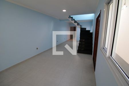 Sala de casa para alugar com 4 quartos, 230m² em Parque Peruche, São Paulo