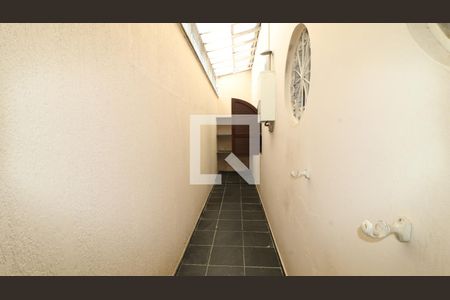 Casa à venda com 150m², 3 quartos e 5 vagasCorredor