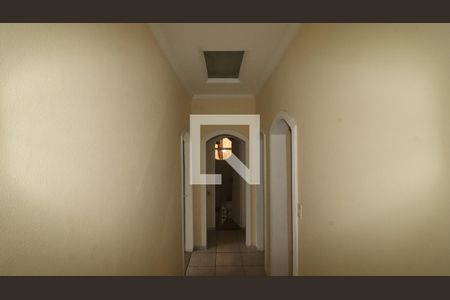 Casa à venda com 150m², 3 quartos e 5 vagasCorredor