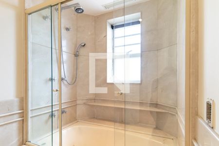 Apartamento à venda com 420m², 3 quartos e 5 vagasBanheiro do Quarto 3