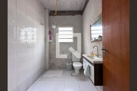 Casa à venda com 225m², 3 quartos e 2 vagasBanheiro