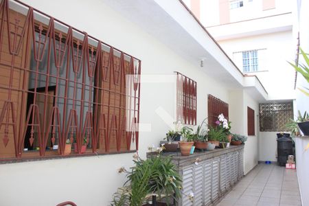 Casa à venda com 112m², 3 quartos e 3 vagasCorredor lateral/ Quintal