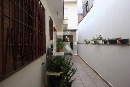 Casa à venda com 112m², 3 quartos e 3 vagasCorredor lateral/ Quintal