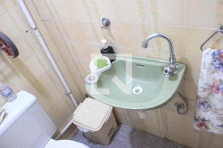 Casa à venda com 112m², 3 quartos e 3 vagasBanheiro 2