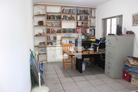 Casa à venda com 112m², 3 quartos e 3 vagasEscritório