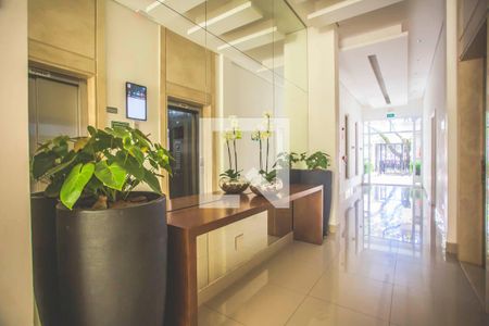 Apartamento à venda com 67m², 2 quartos e 1 vaga Apartamento à venda com 67m², 2 quartos e 1 vagaHall social