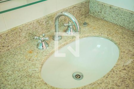 Apartamento à venda com 67m², 2 quartos e 1 vaga Apartamento à venda com 67m², 2 quartos e 1 vagaBanheiro Suíte