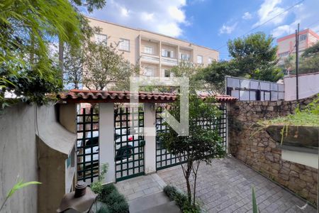 Casa à venda com 200m², 3 quartos e 2 vagas Casa à venda com 200m², 3 quartos e 2 vagasEntrada