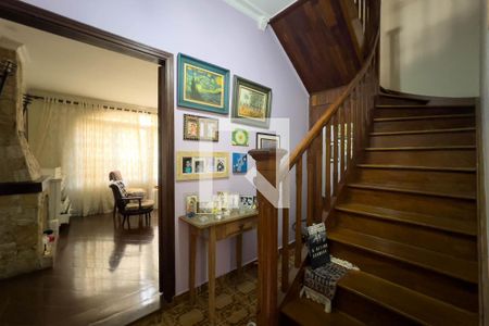 Casa à venda com 200m², 3 quartos e 2 vagas Casa à venda com 200m², 3 quartos e 2 vagasHall