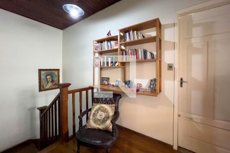 Casa à venda com 200m², 3 quartos e 2 vagas Casa à venda com 200m², 3 quartos e 2 vagasHall