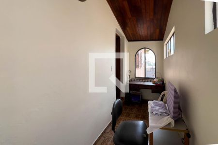 Casa à venda com 200m², 3 quartos e 2 vagas Casa à venda com 200m², 3 quartos e 2 vagasEscritório