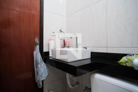 Casa de condomínio à venda com 70m², 2 quartos e 1 vaga Casa de condomínio à venda com 70m², 2 quartos e 1 vagaBanheiro