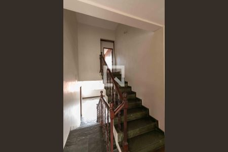 Casa à venda com 399m², 4 quartos e 3 vagasEscada