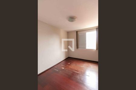 Casa à venda com 399m², 4 quartos e 3 vagasQuarto 2