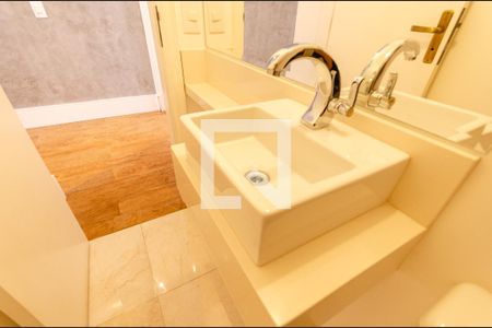 Casa à venda com 120m², 2 quartos e 2 vagas Casa à venda com 120m², 2 quartos e 2 vagasLavabo
