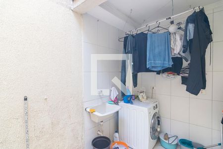 Casa à venda com 138m², 3 quartos e 1 vagaÁrea de Serviço