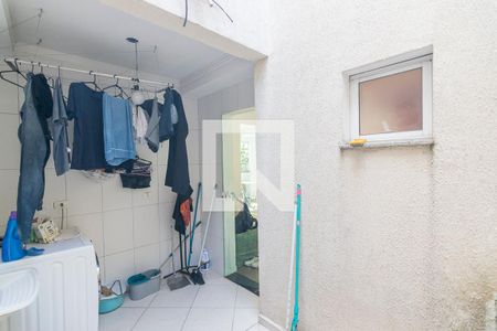 Casa à venda com 138m², 3 quartos e 1 vagaÁrea de Serviço