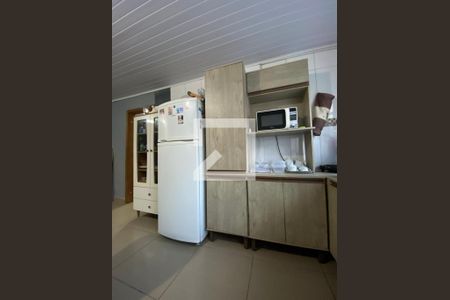 Casa à venda com 330m², 5 quartos e 4 vagas Casa à venda com 330m², 5 quartos e 4 vagasCozinha