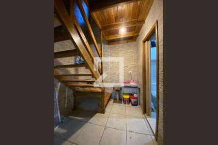 Casa à venda com 330m², 5 quartos e 4 vagas Casa à venda com 330m², 5 quartos e 4 vagasescada