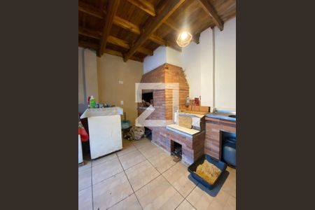 Casa à venda com 330m², 5 quartos e 4 vagas Casa à venda com 330m², 5 quartos e 4 vagasChurrasqueira