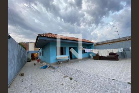 Casa à venda com 330m², 5 quartos e 4 vagas Casa à venda com 330m², 5 quartos e 4 vagasÁrea externa