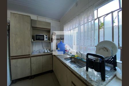 Casa à venda com 330m², 5 quartos e 4 vagas Casa à venda com 330m², 5 quartos e 4 vagasCozinha