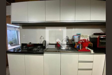 Casa à venda com 330m², 5 quartos e 4 vagas Casa à venda com 330m², 5 quartos e 4 vagascozinha casa 2