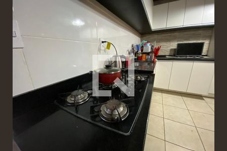 Casa à venda com 330m², 5 quartos e 4 vagas Casa à venda com 330m², 5 quartos e 4 vagascozinha casa 2