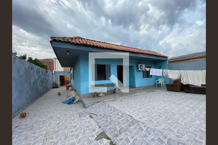 Casa à venda com 330m², 5 quartos e 4 vagas Casa à venda com 330m², 5 quartos e 4 vagasÁrea externa